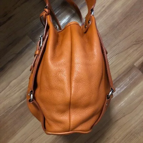 Michael Kors Leather Hobo Bag EUC - Picture 5 of 16